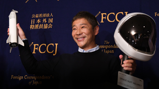 Japanese Billionaire Making a Stop on the ISS Before His Big Trip to the Moon on Elon's Rocket
